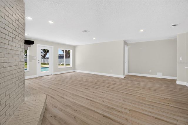 1225 HOFFNER AVENUE, Orlando, FL 32809