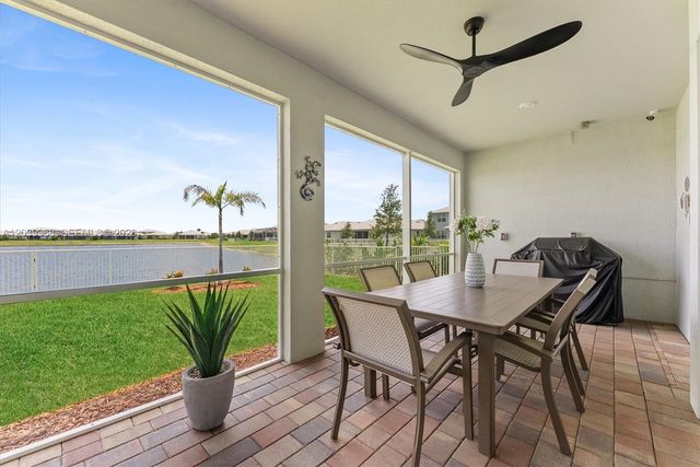 10488 SW Red Maple Way, Port St. Lucie, FL 34987