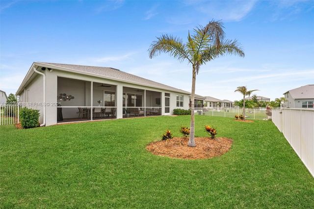 10488 SW Red Maple Way, Port St. Lucie, FL 34987