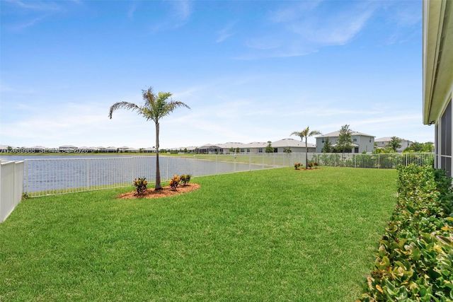 10488 SW Red Maple Way, Port St. Lucie, FL 34987