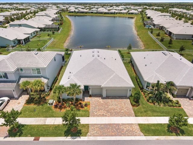 10488 SW Red Maple Way, Port St. Lucie, FL 34987