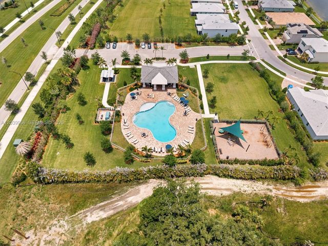 10488 SW Red Maple Way, Port St. Lucie, FL 34987
