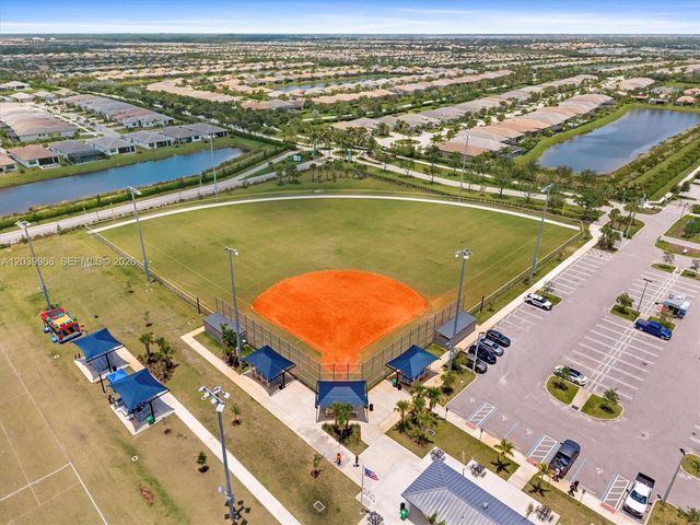 10488 SW Red Maple Way, Port St. Lucie, FL 34987