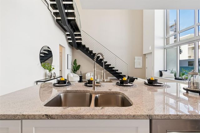 1343 4TH STREET 202, Sarasota, FL 34236