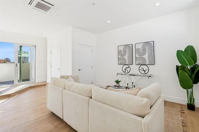 1343 4TH STREET 202, Sarasota, FL 34236