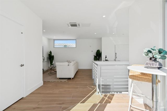 1343 4TH STREET 202, Sarasota, FL 34236