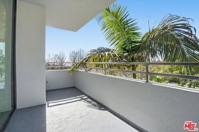 15480 Antioch Street 102, Pacific Palisades, CA 90272