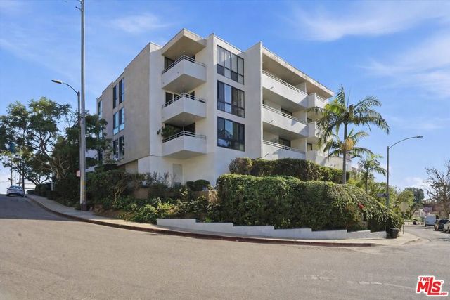 15480 Antioch Street 102, Pacific Palisades, CA 90272