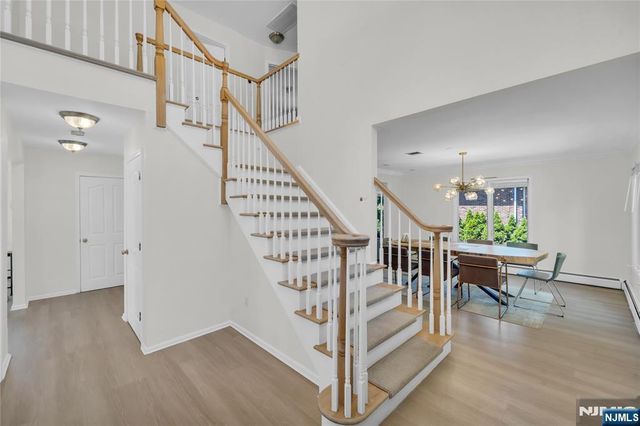 290 Mohegan Way, Fort Lee, NJ 07024
