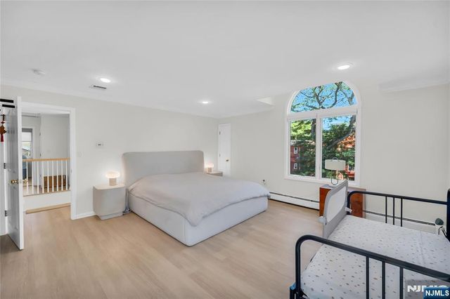 290 Mohegan Way, Fort Lee, NJ 07024