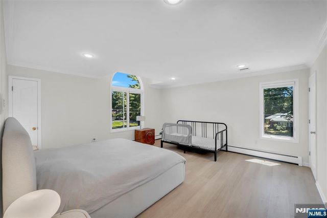 290 Mohegan Way, Fort Lee, NJ 07024