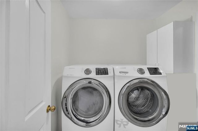 290 Mohegan Way, Fort Lee, NJ 07024