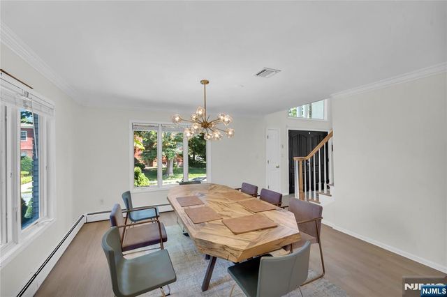 290 Mohegan Way, Fort Lee, NJ 07024