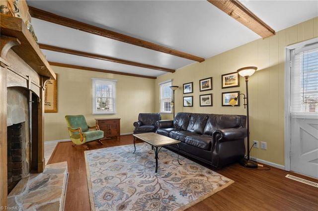 3402 Cotswold Terrace, Greensboro, NC 27455