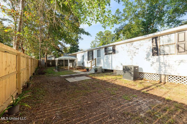 10828 Haena Court, Diamondhead, MS 39525