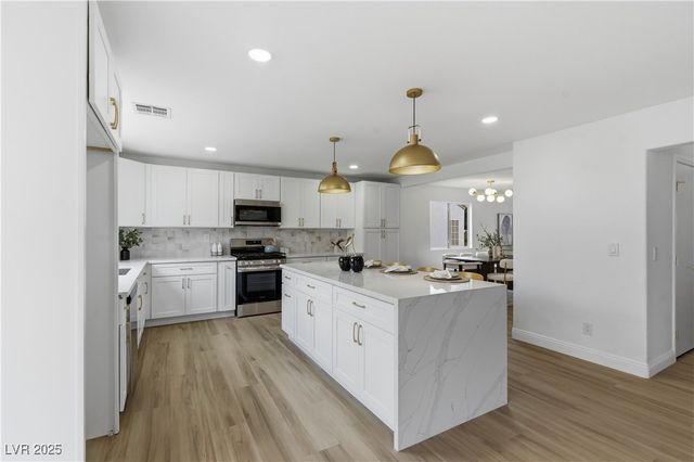 2622 Tahiti Isle Avenue, North Las Vegas, NV 89031