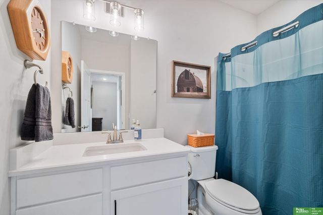 21655 McClellan Drive, Gretna, NE 68028