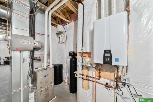 21655 McClellan Drive, Gretna, NE 68028