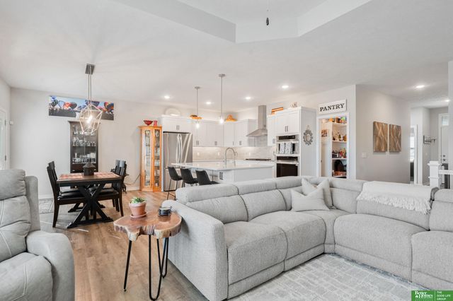 21655 McClellan Drive, Gretna, NE 68028