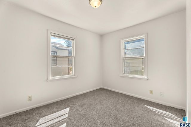 709 S Garfield Ave Ave Avenue, Sioux Falls, SD 57104