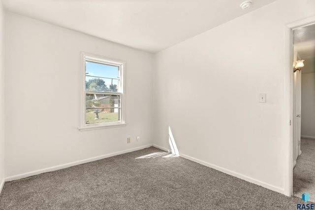 709 S Garfield Ave Ave Avenue, Sioux Falls, SD 57104