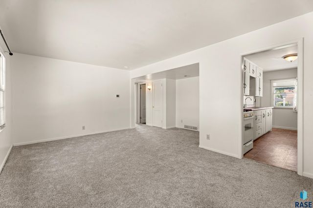 709 S Garfield Ave Ave Avenue, Sioux Falls, SD 57104