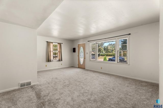 709 S Garfield Ave Ave Avenue, Sioux Falls, SD 57104