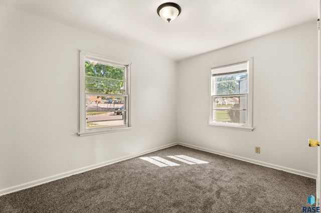 709 S Garfield Ave Ave Avenue, Sioux Falls, SD 57104