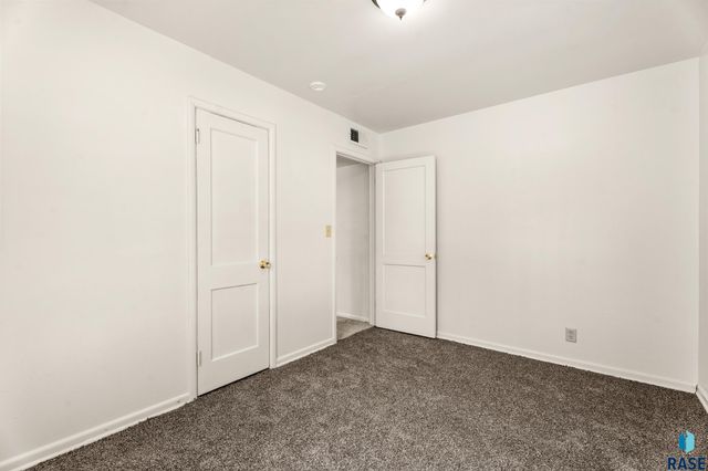 709 S Garfield Ave Ave Avenue, Sioux Falls, SD 57104