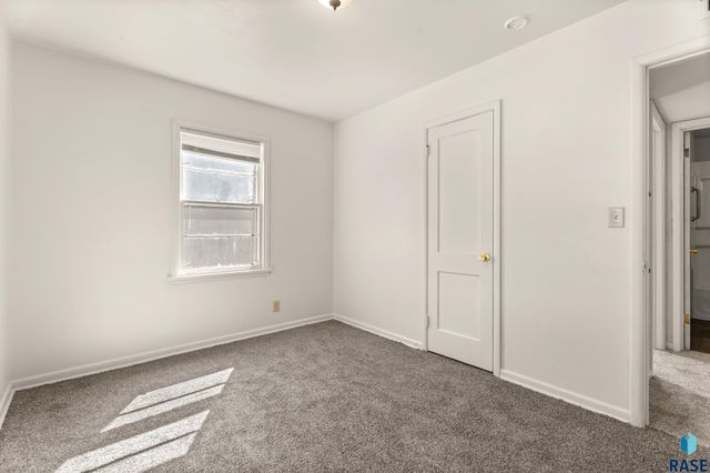 709 S Garfield Ave Ave Avenue, Sioux Falls, SD 57104