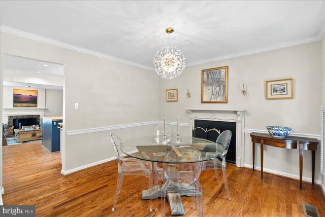 2085 COBBLESTONE LN, Reston, VA 20191