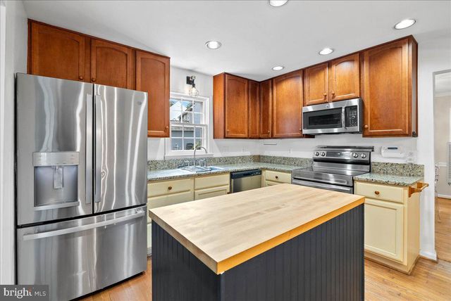 2085 COBBLESTONE LN, Reston, VA 20191