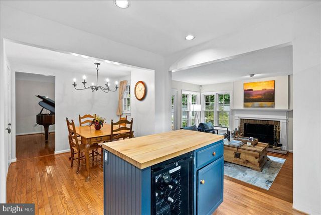 2085 COBBLESTONE LN, Reston, VA 20191