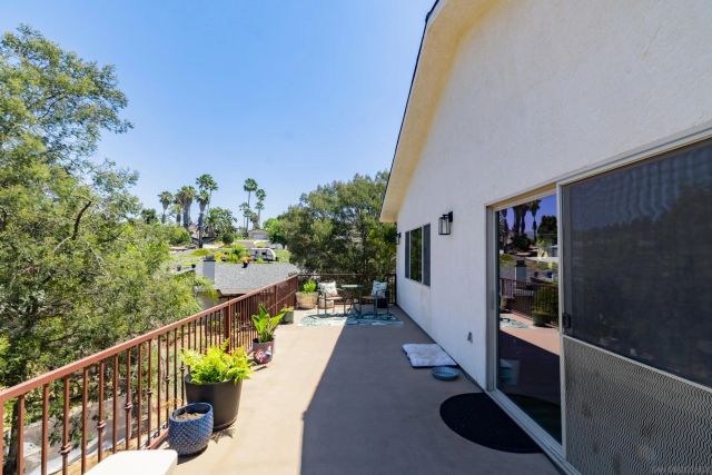 12312 Sunbrite Ln, Lakeside, CA 92040