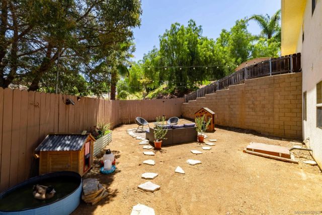 12312 Sunbrite Ln, Lakeside, CA 92040