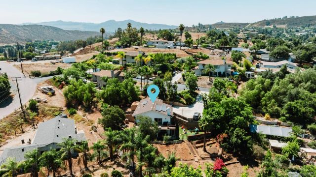 12312 Sunbrite Ln, Lakeside, CA 92040