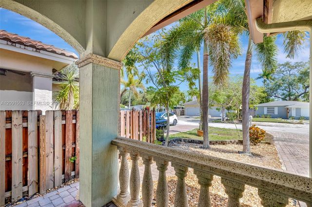 853 SW 11th Court, Fort Lauderdale, FL 33315