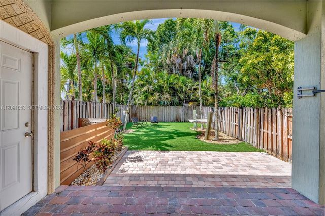 853 SW 11th Court, Fort Lauderdale, FL 33315