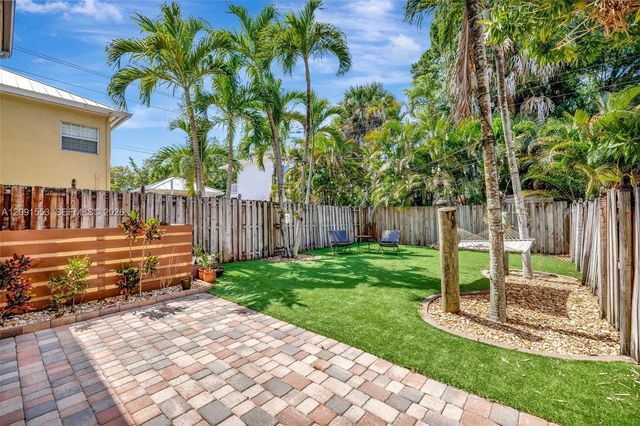 853 SW 11th Court, Fort Lauderdale, FL 33315