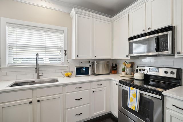 7434 Northgate Drive, Hanahan, SC 29410