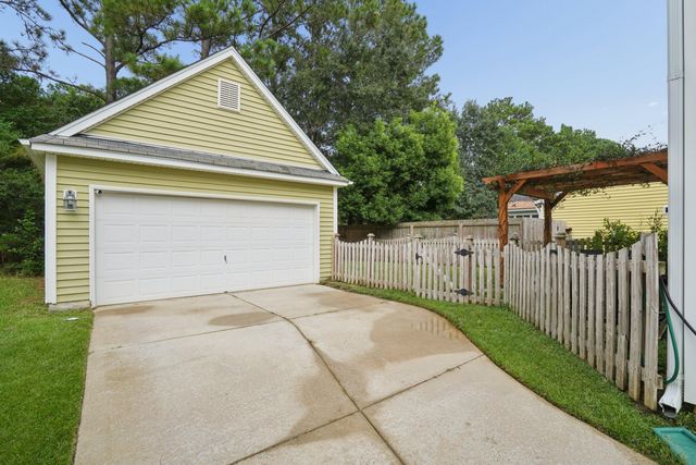 7434 Northgate Drive, Hanahan, SC 29410