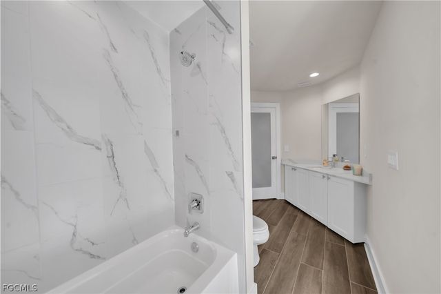 4610 SW 9th PL, Cape Coral, FL 33914