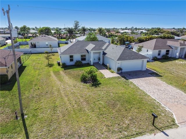 4610 SW 9th PL, Cape Coral, FL 33914