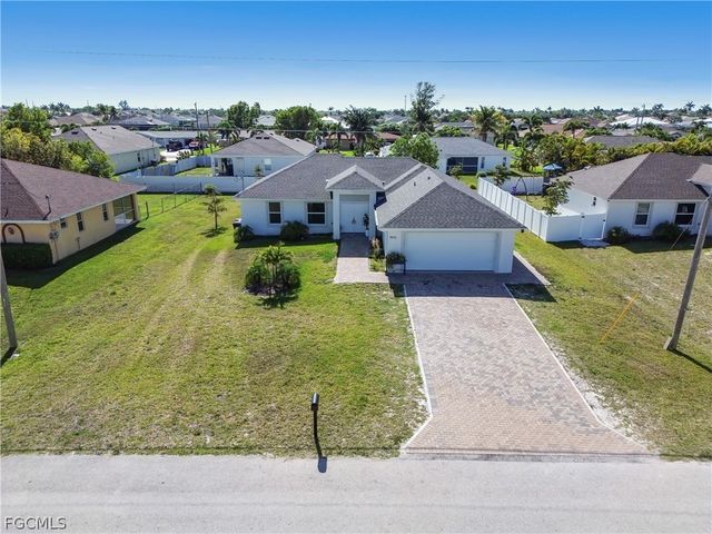 4610 SW 9th PL, Cape Coral, FL 33914