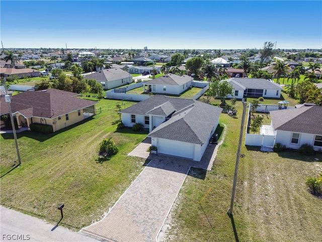 4610 SW 9th PL, Cape Coral, FL 33914