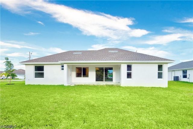 4610 SW 9th PL, Cape Coral, FL 33914