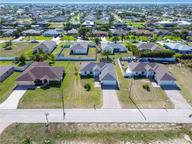 4610 SW 9th PL, Cape Coral, FL 33914