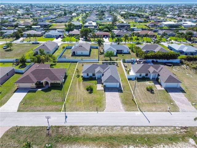 4610 SW 9th PL, Cape Coral, FL 33914
