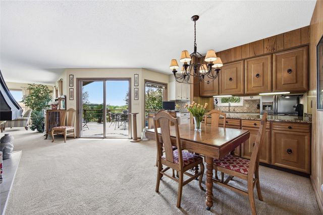 21 Fairview Knoll NE, Iowa City, IA 52240