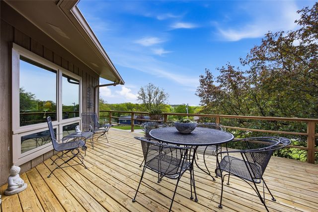 21 Fairview Knoll NE, Iowa City, IA 52240